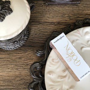 BRAND NEW IN BOX WONDERGLOSS LUXURY BODY OIL